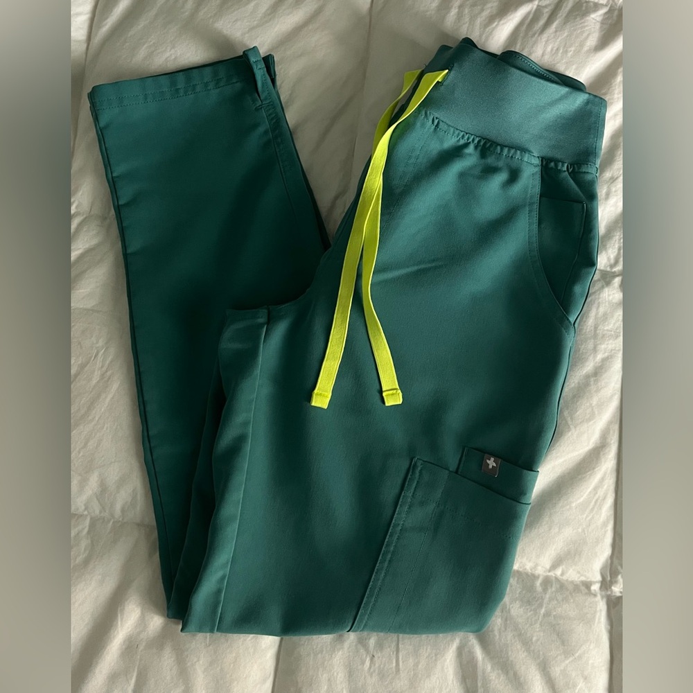 FIGS Yola scrub pants